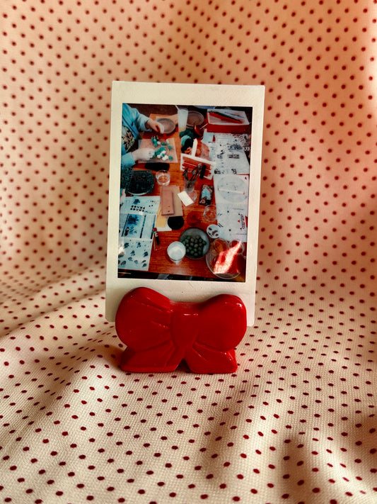bow ceramic polaroid/card holder